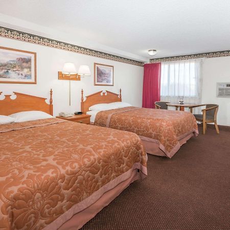 Super 8 By Wyndham Laramie Hotell Eksteriør bilde