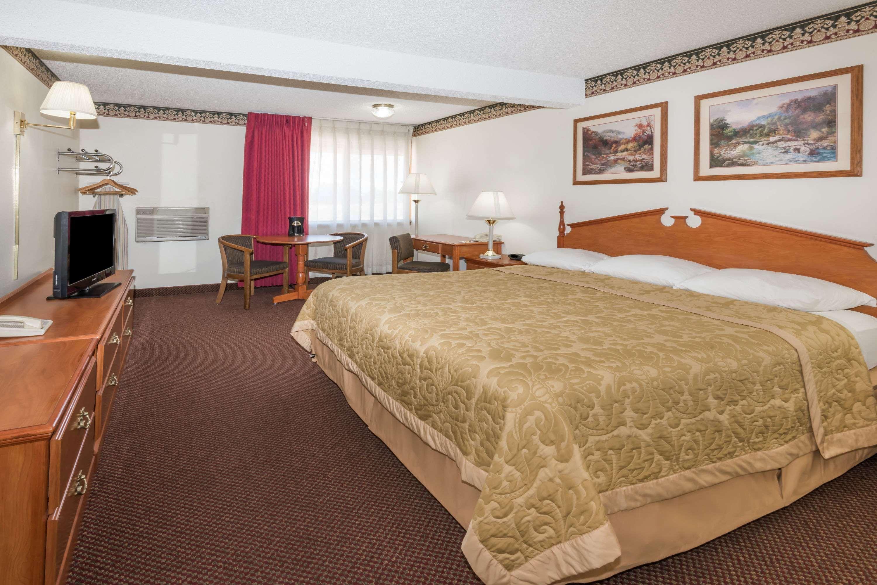 Super 8 By Wyndham Laramie Hotell Eksteriør bilde